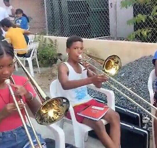 Clases de Música FUNDOAMOR: Transformando vidas a través del arte